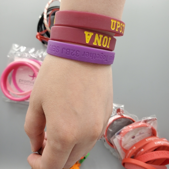 Silicone Bracelet Lot of about 15 - Picture 5 of 14